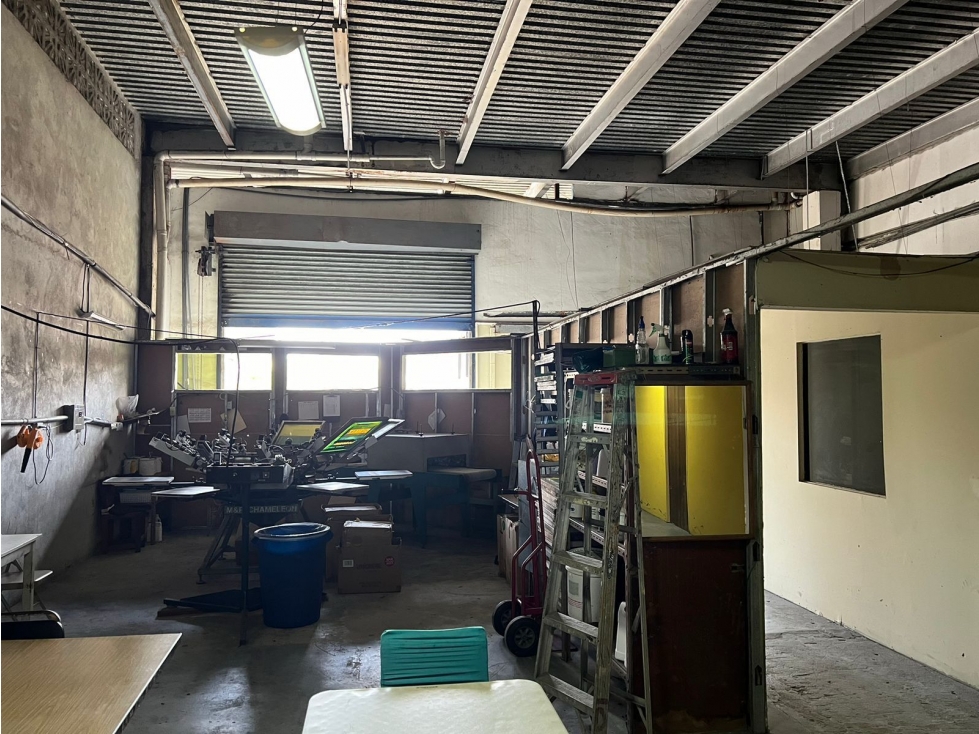 Galera Parque Industrial Costa del Este | 800 m² | $4,900
