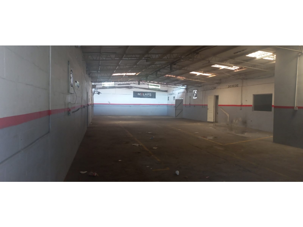 vendo galera Fernández de Córdova 695 mtrs2 1 solo nivel — foto 5