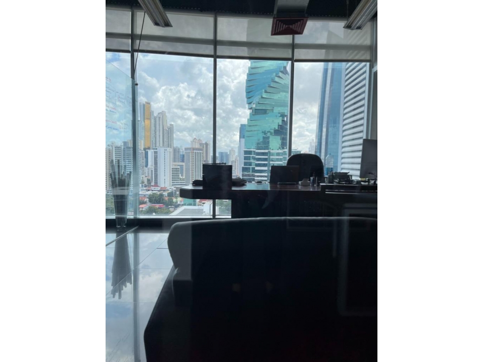 Alquilo Oficina en la torre Global Bank