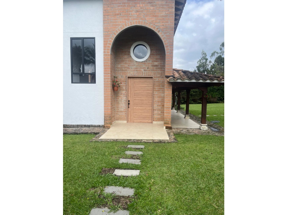 Venta espectacular casa en Llano grande parcelación Agua Luna — foto 5