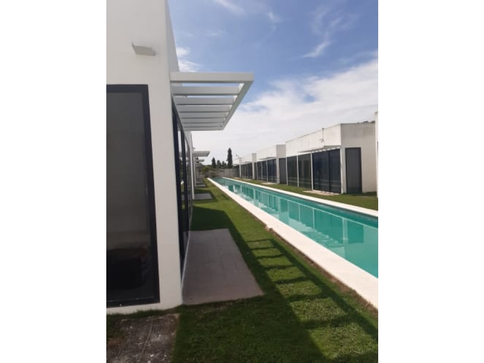 SE VENDE CASA EN EL PH VILLAGE AT THE POOL EN ANTON RIO HATO - 2