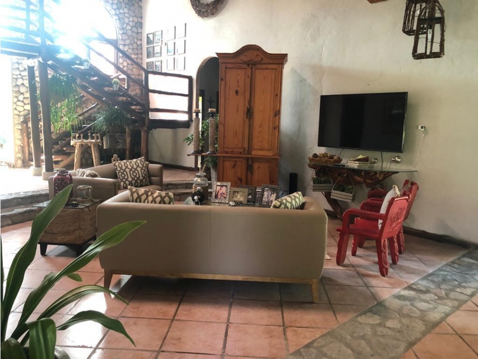 SE VENDE CASA EN EL VALLE DE ANTON - 3