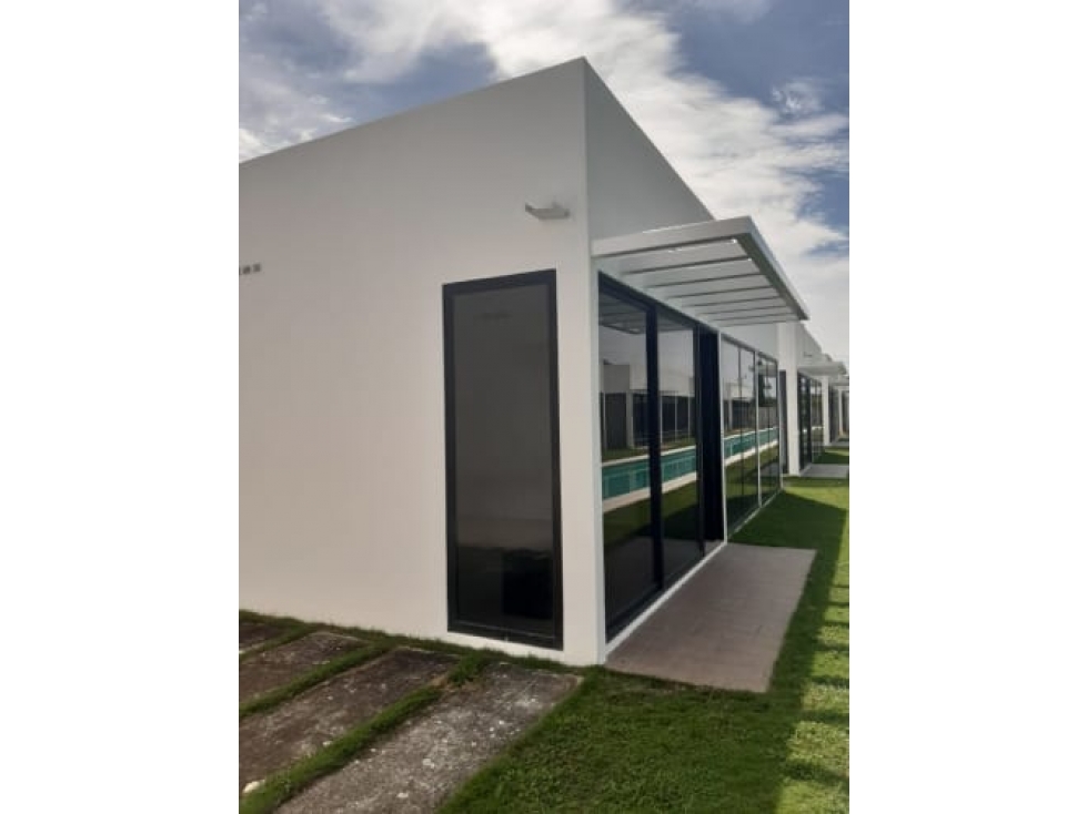 SE VENDE CASA EN EL PH VILLAGE AT THE POOL EN ANTON RIO HATO - 1