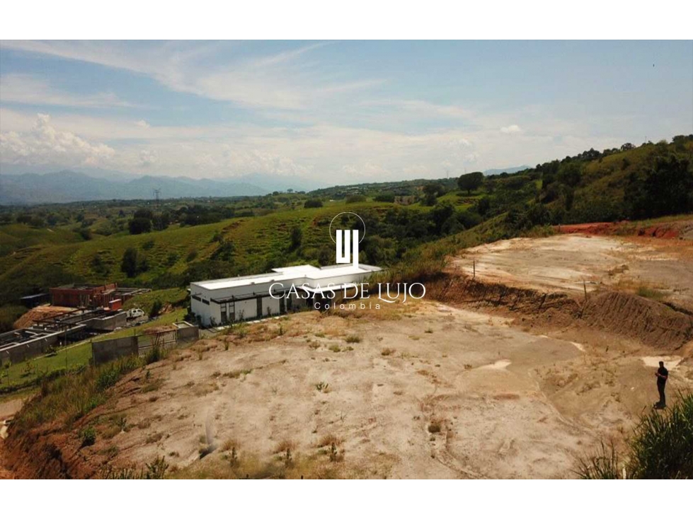 VENTA DE LOTE EN CERRITOS EN CONJUNTO CERRADO