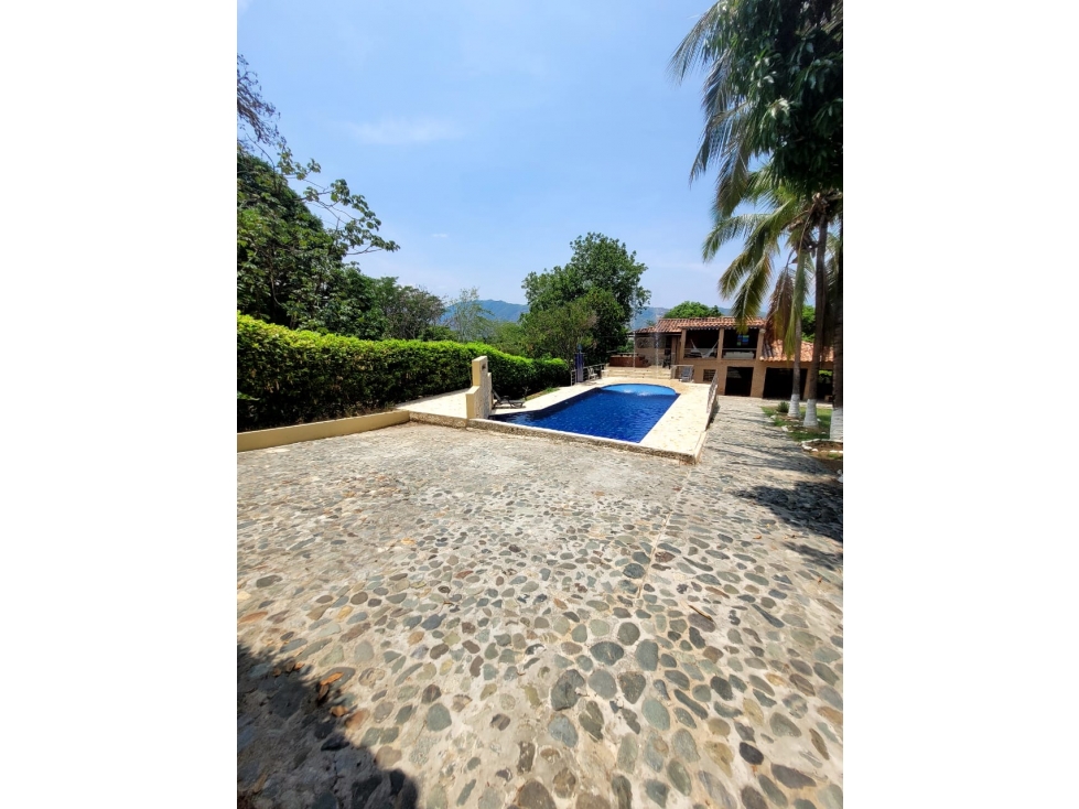 Finca en San Jerónimo, en Parcelación - Se Vende