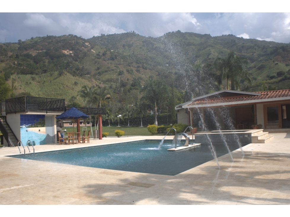 Se Vende Finca en Girardota, Sector Enka