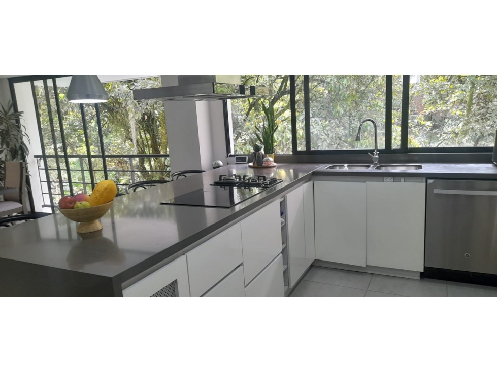 VENTA; CASA EN SABANETA, SECTOR AVES MARIA