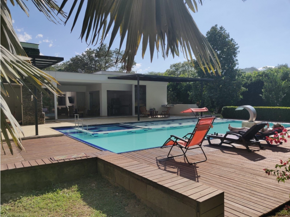 Finca en San Jerónimo, por autopista - Se Vende