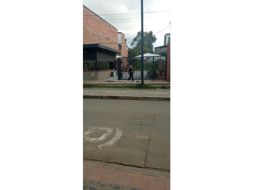 VENTA LOCAL COMERCIAL CON LOTE, EN EL CARMEN DE VIVORAL — foto 5
