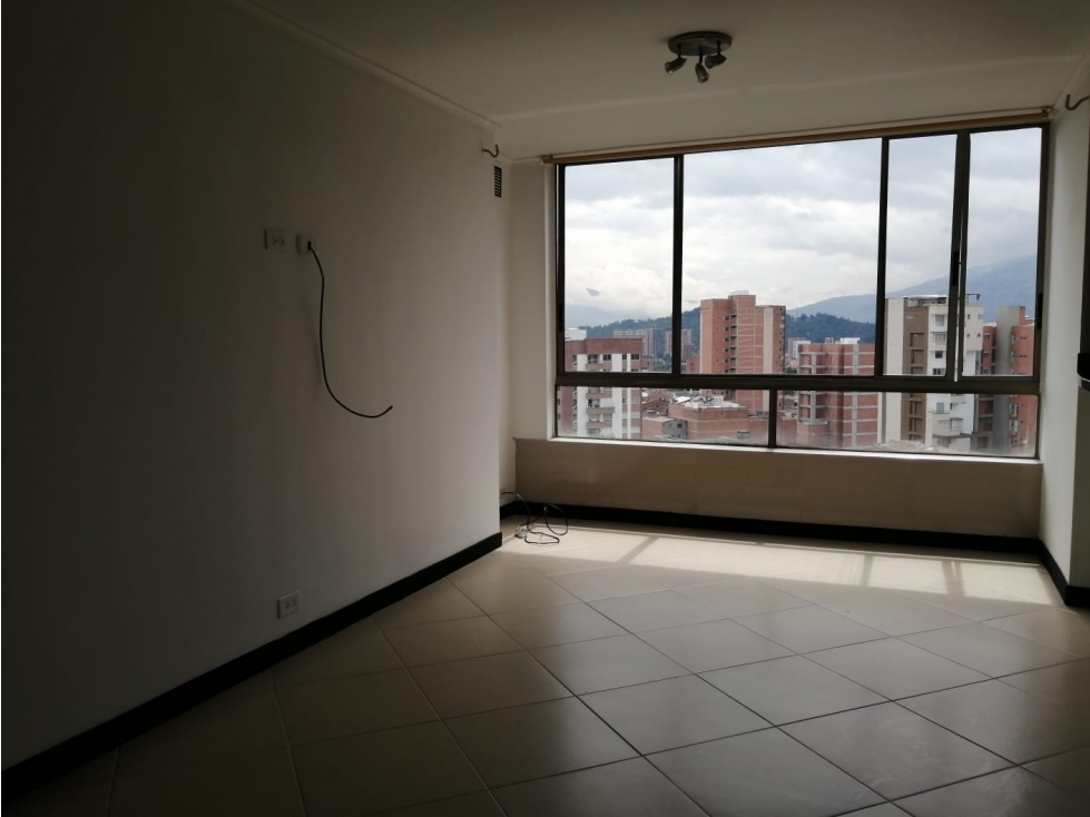 VENTA APARTAMENTO EN MEDELLIN LAURELES, CERCA IGLESIA LA CONSOLATA — foto 4