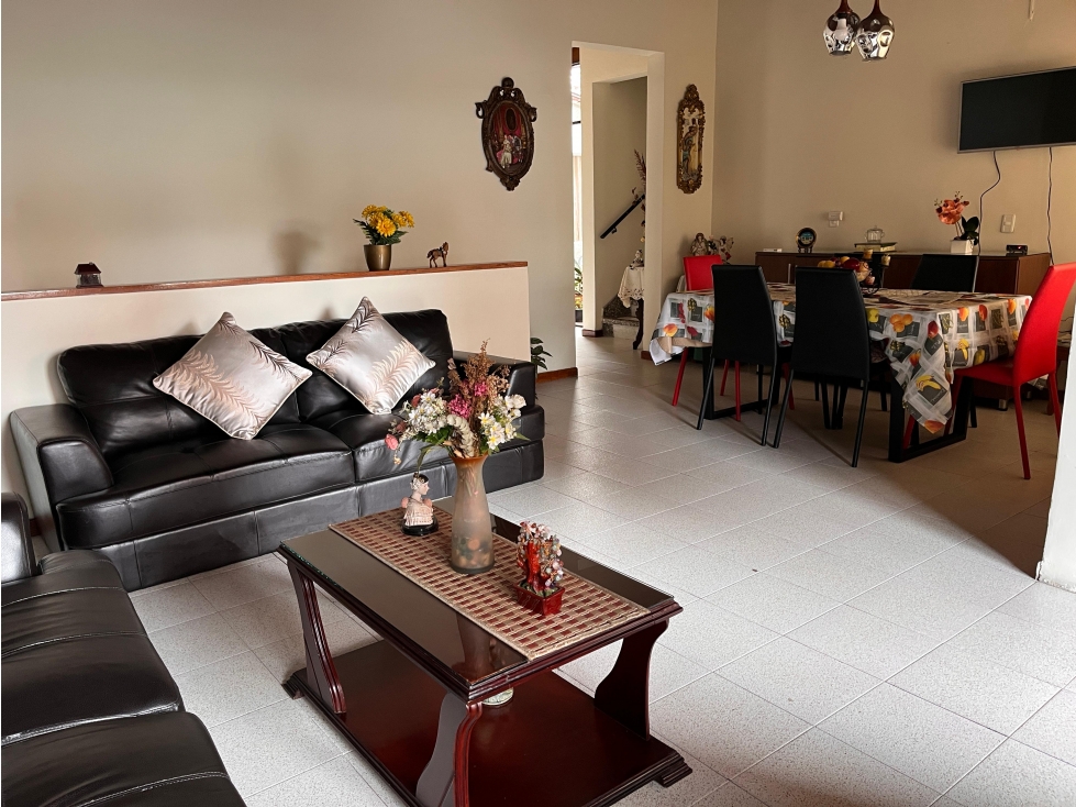 Casa Segundo Piso, La Castellana Medellín - Se Vende - 2