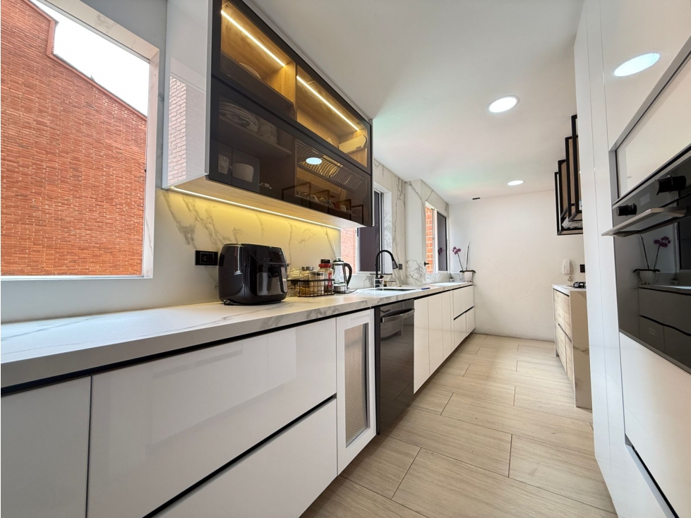 VENTA APARTAMENTO EN MEDELLIN, LAURELES SEGUNDO PARQUE — foto 2