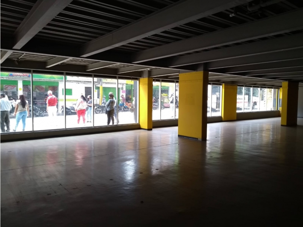 Parqueadero En Edificio, Itaguí Cerca del Parque - Se Vende - 5
