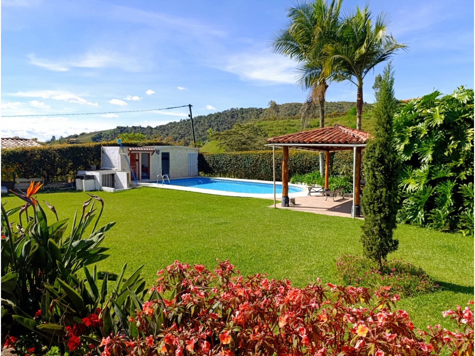 VENTA FINCA EN SANTUARIO, CERCA AUTOPISTA MEDELLIN-BOGOTA - 2