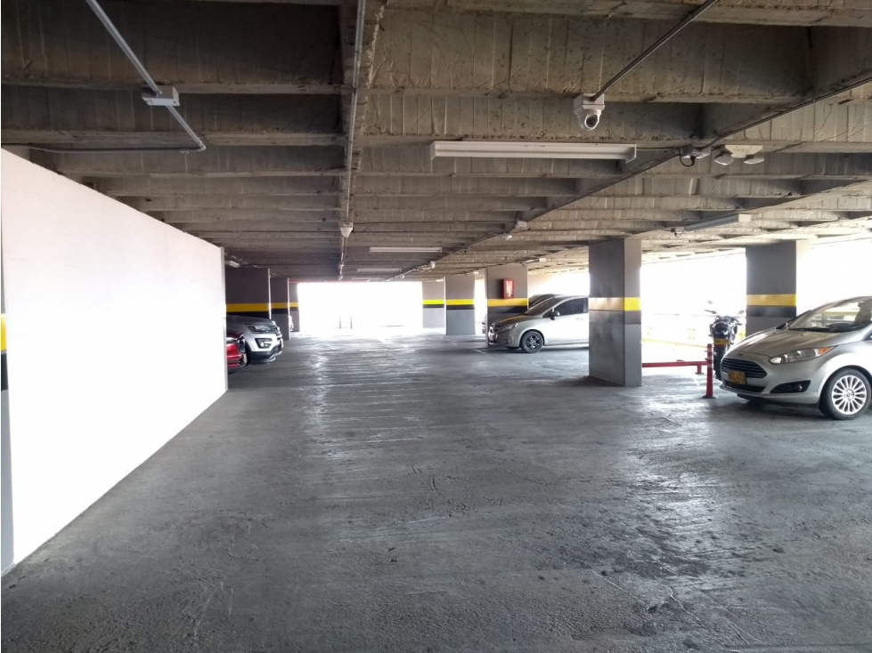 Parqueadero En Edificio, Itaguí Cerca del Parque - Se Vende - 6