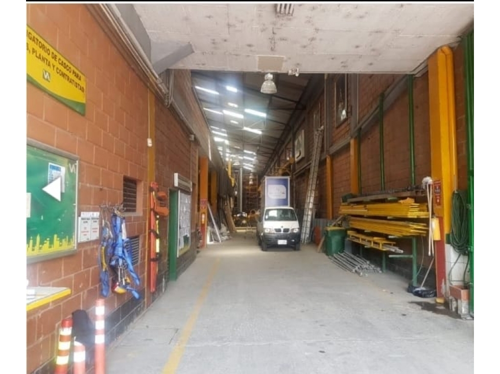 Bodega + Oficinas en Medellín, Cerca de la Avenida Guayabal - Se Vende — foto 5