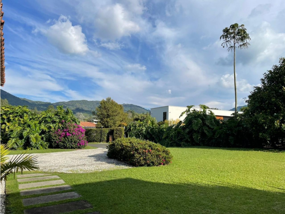 VENTA. CASA FINCA, EN LA CEJA EN PARCELACION.