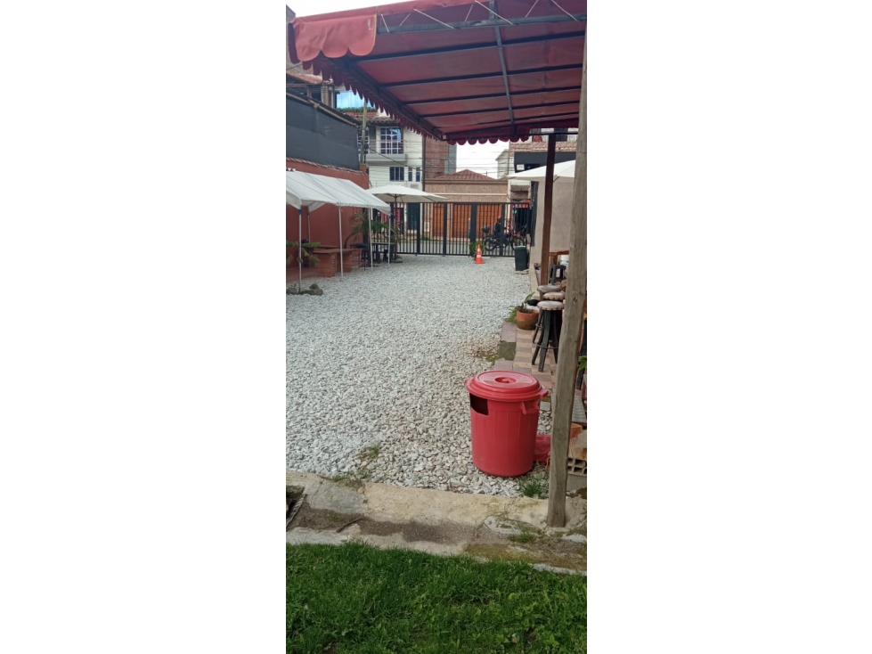VENTA LOCAL COMERCIAL CON LOTE, EN EL CARMEN DE VIVORAL — foto 2