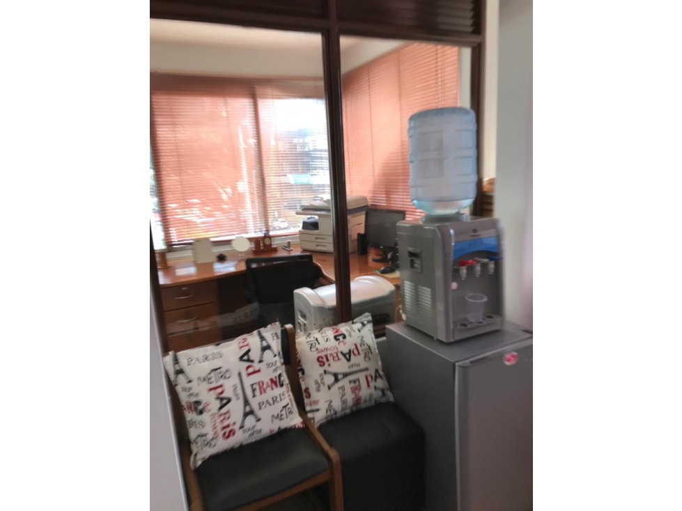 VENTA OFICINA EN MEDELLIN CENTRO. AV ORIENTAL CON LA PLAYA — foto 5