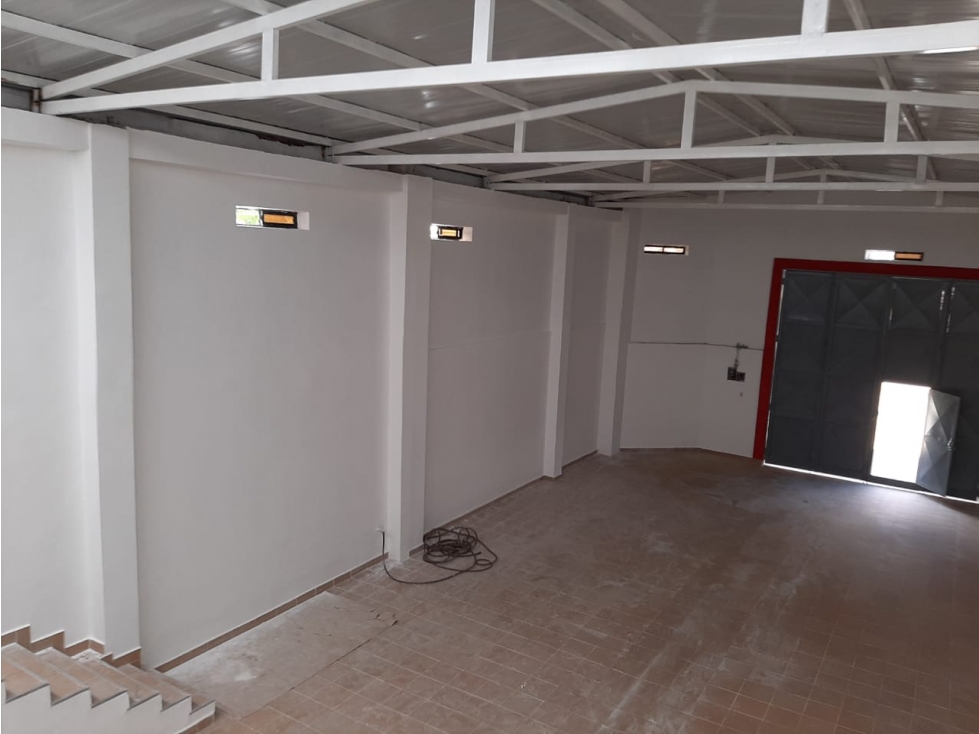 VENTA DE BODEGA EN BELLO , SECTOR NIQUIA. (Licencia para 10 pisos) - 2