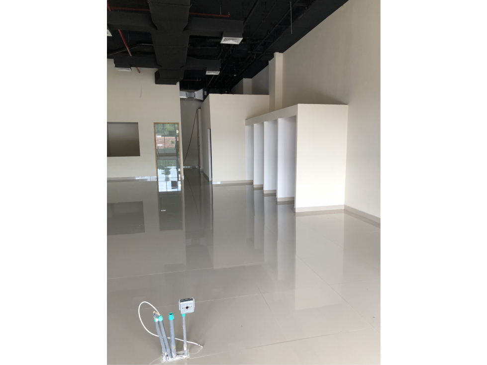 ALQUILO LOCAL SIGNATURE PLAZA EN BRISAS DEL GOLF — foto 2