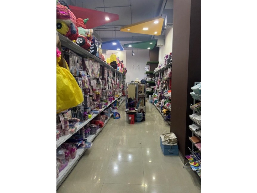 SE VENDE LOCAL COMERCIAL EN SIGNATURE PLAZA-BRISAS DEL GOLF — foto 3