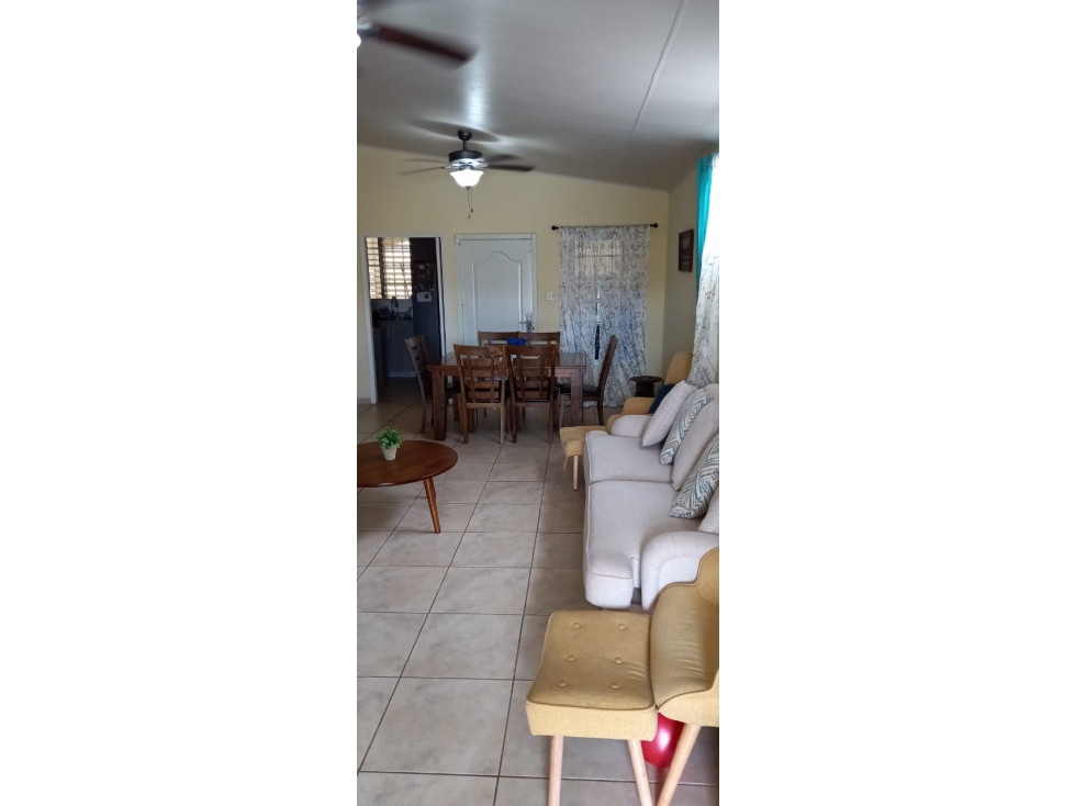 VENDO CASA BRISAS DEL GOLF CON PANALES SOLARES REMODELADA — foto 2