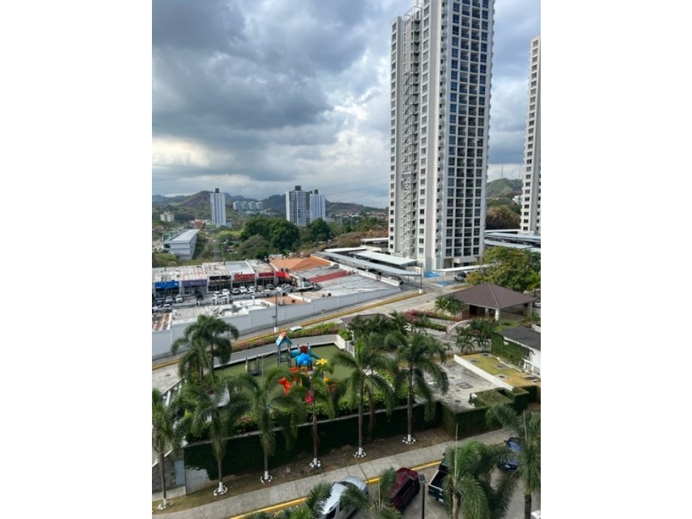 SE ALQUILA APARTAMENTO PH ROKAS