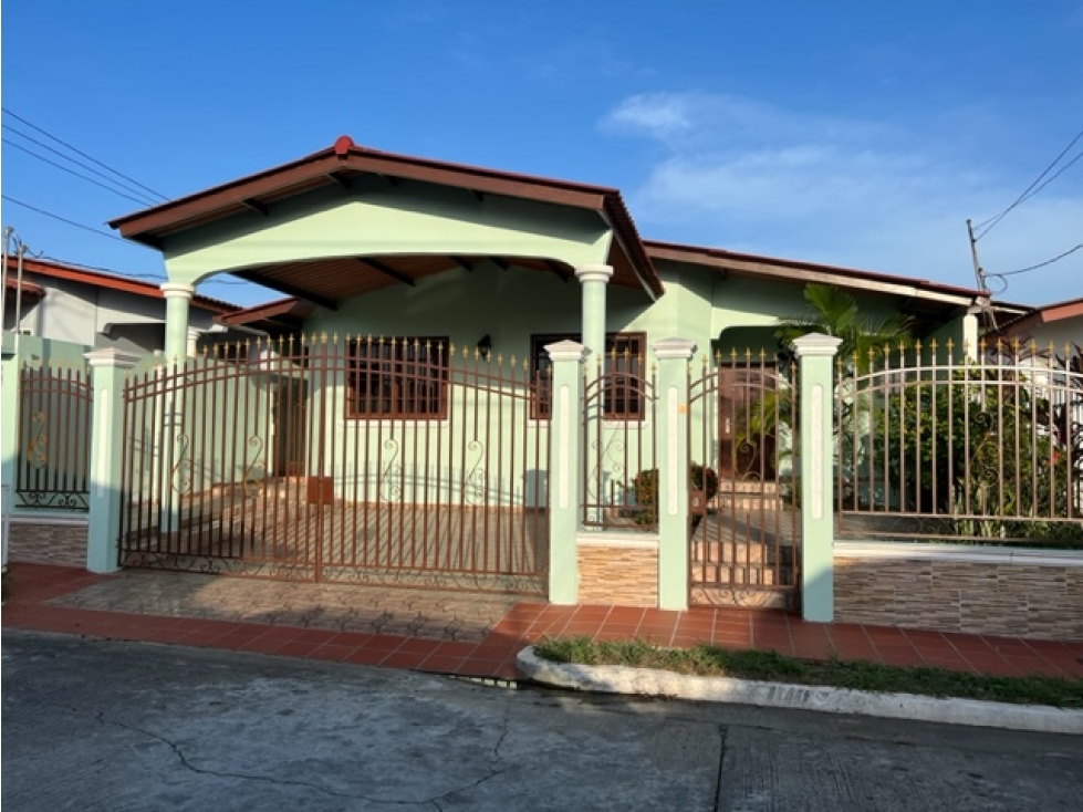 VENDO CASA EN BRISAS DE GOLF MODELO MESETA