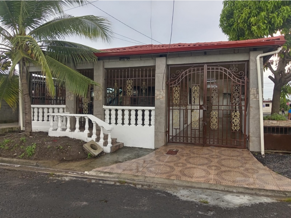 VENDO CASA DE ESQUINA EN NUEVO TOCUMEN