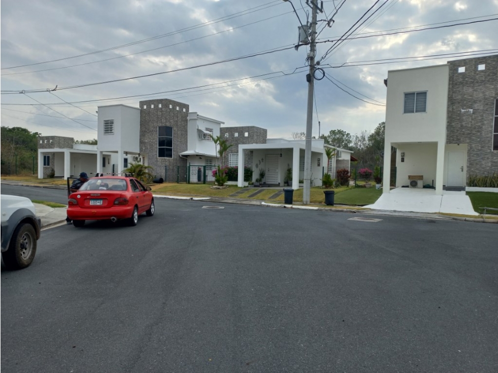 Alquilo en PH The Village Beach Residences en San Carlos - 4