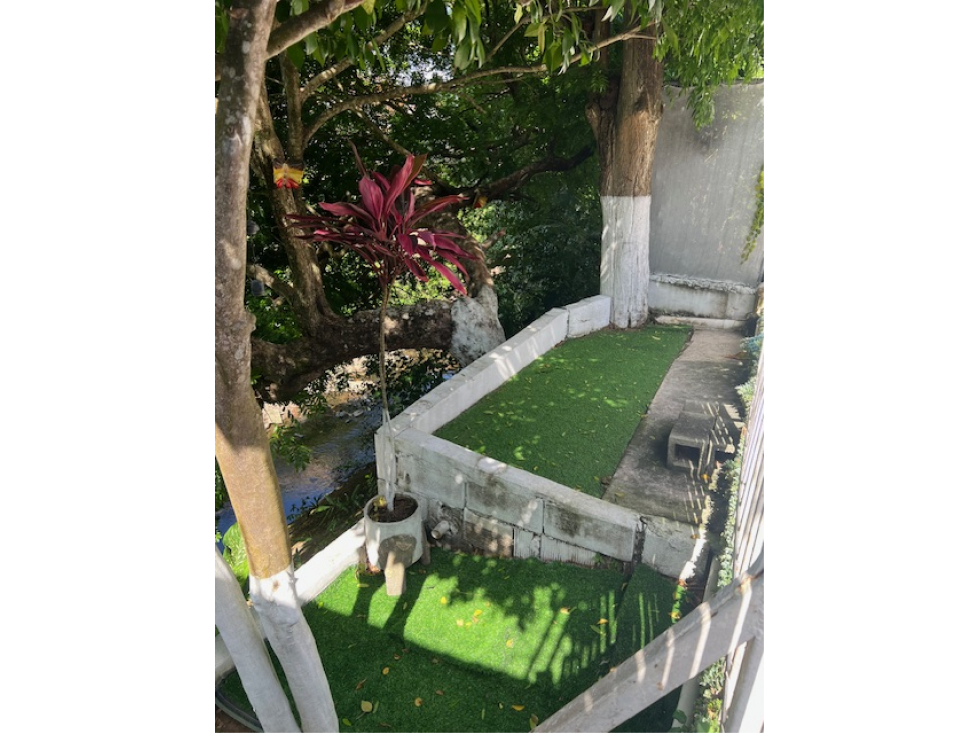 VENDO AMPLIA CASA EN CONDADO DEL REY — foto 2