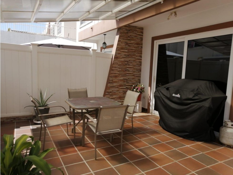 Vendo Casa PH Everest Paseo del Norte Brisas del Golf — foto 2