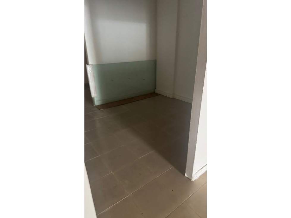 ALQUILO LOCAL EN PLAZA 507- BRISAS DEL GOLF — foto 4