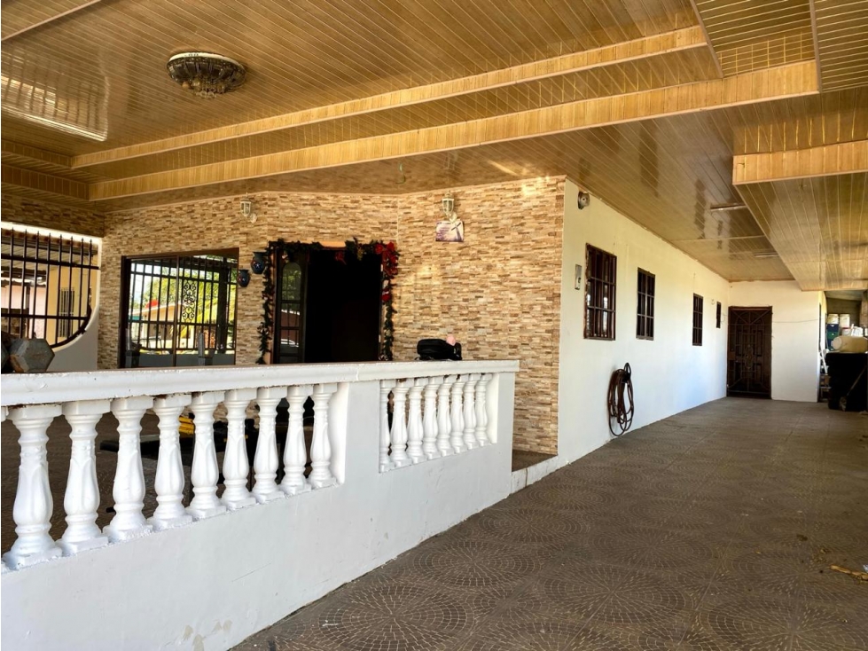 VENDO CASA DE ESQUINA EN NUEVO TOCUMEN - 6