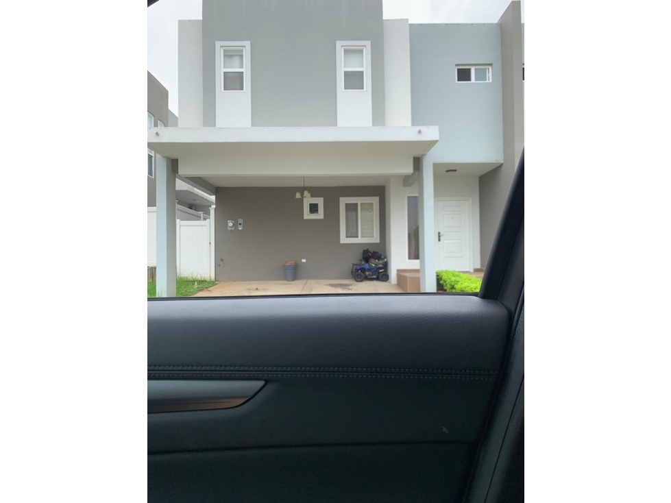 VENDO CASA PH VICTORIA BRISAS DEL GOLF