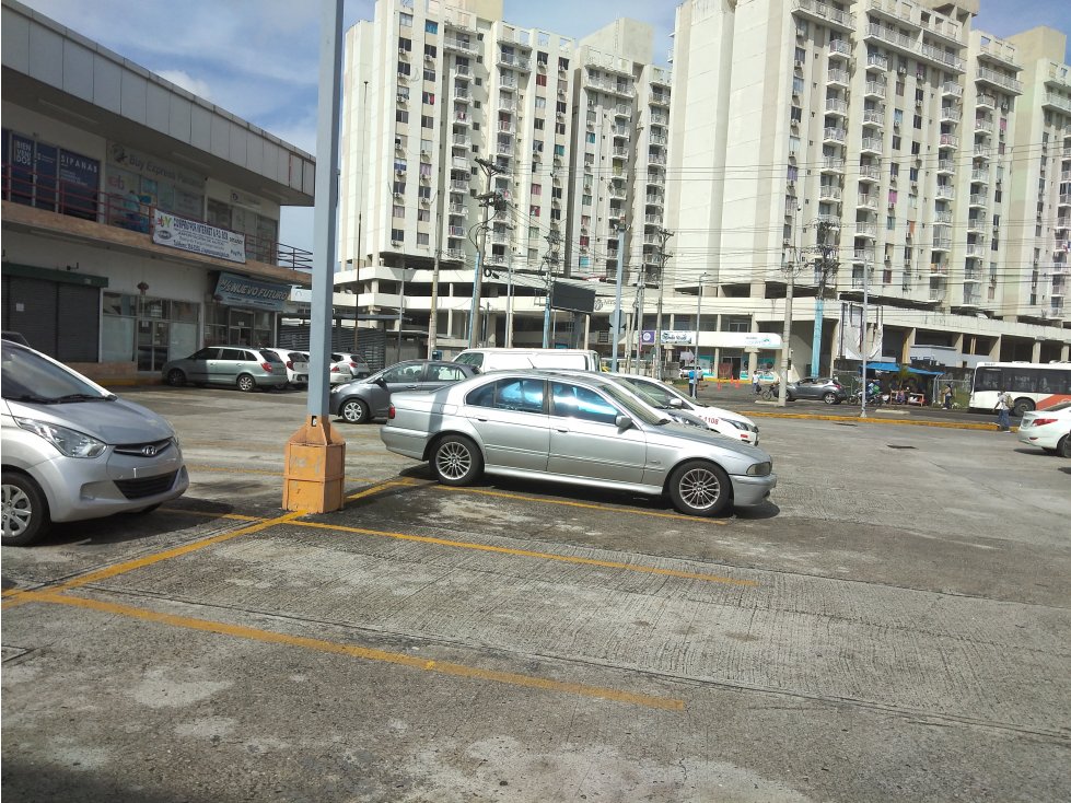 ALQUILO LOCAL PLAZA FUTURO VIA ESPAÑA POR BALBOA — foto 4