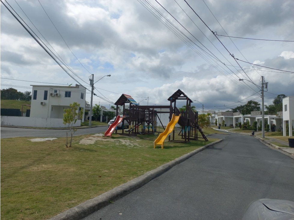 Alquilo en PH The Village Beach Residences en San Carlos - 5