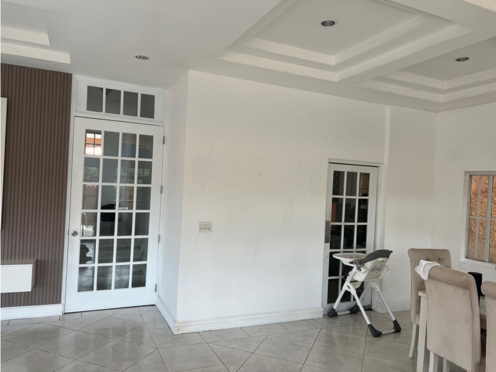 SE VENDE CASA PH EL DORAL ENTRANDO POR EL BOSQUE — foto 4