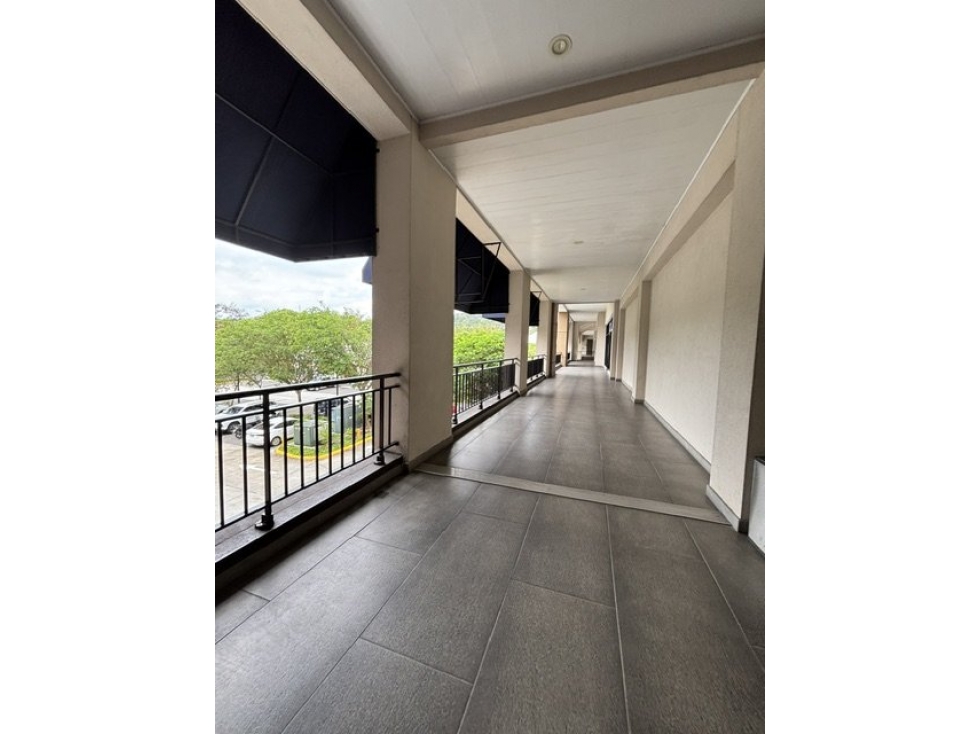 PLAZA NORSHIDE LOCAL ALQUILO O VENDO PASEO DEL NORTE BRISAS DEL GOLF — foto 6