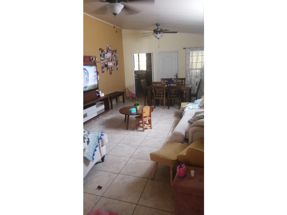 VENDO CASA BRISAS DEL GOLF CON PANALES SOLARES REMODELADA — foto 4
