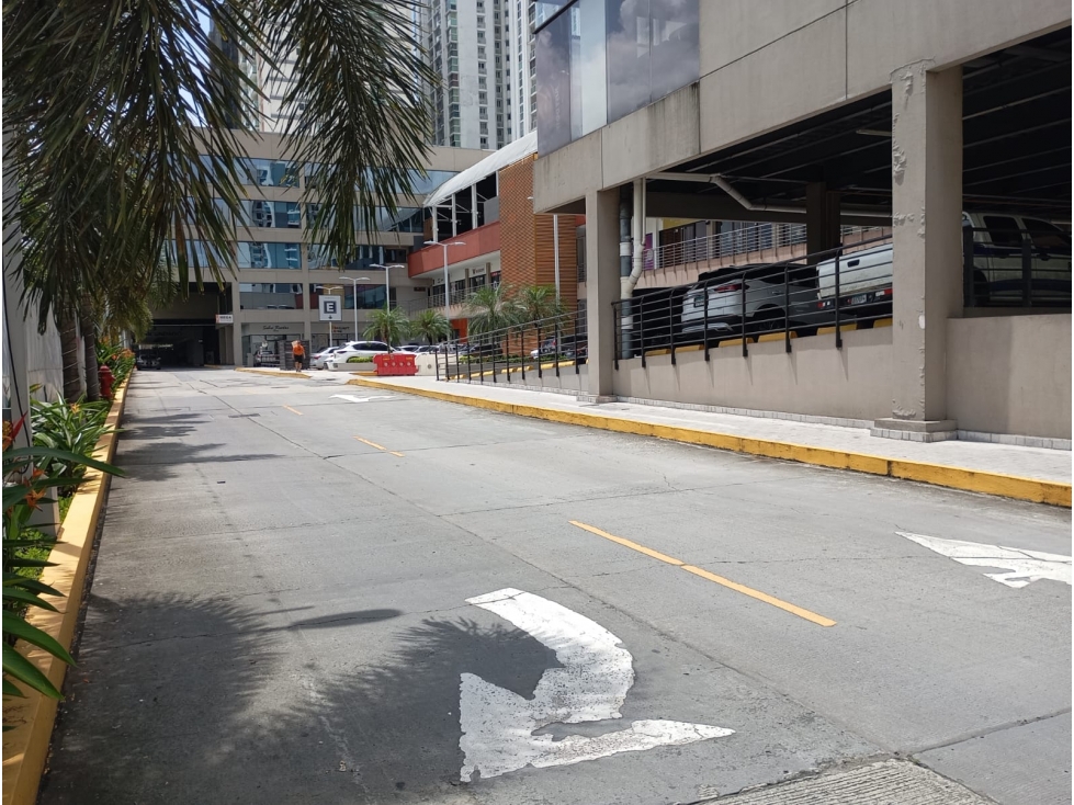 ALQUILO LOCALES Y OFICINAS PLAZA MI CONDADO - CONDADO DEL REY — foto 6