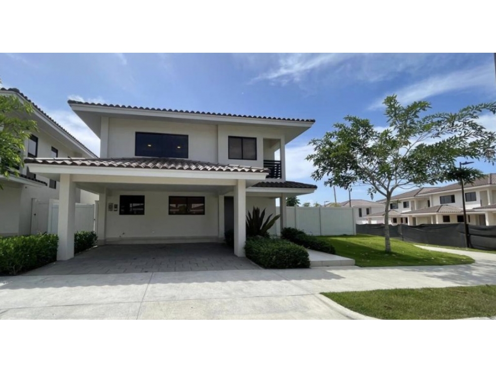 VENDO CASA NUEVA EN PASEO DEL NORTE