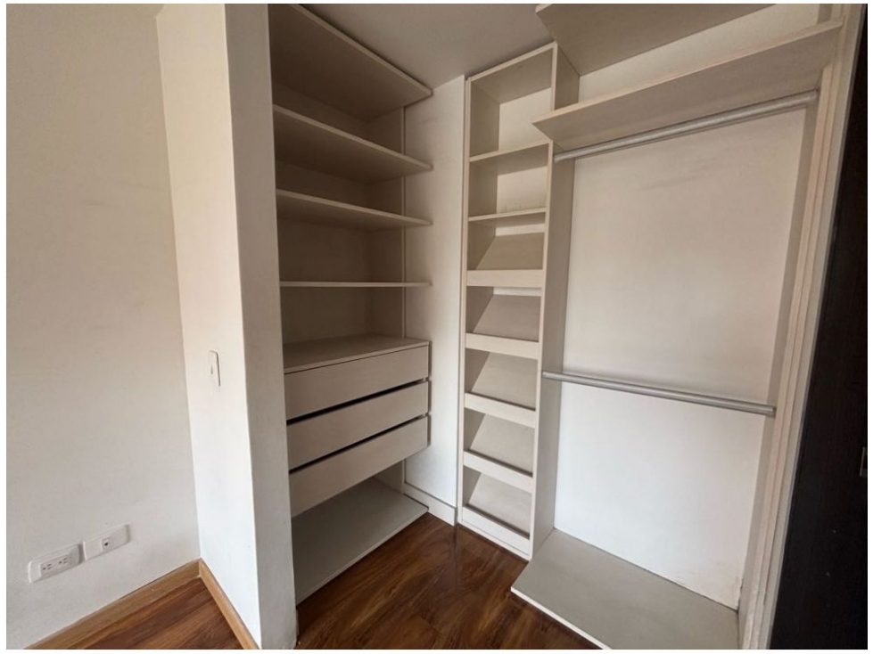Bella Suiza Hermoso e Iluminado Apartamento 84 m2 con Balcón — foto 6