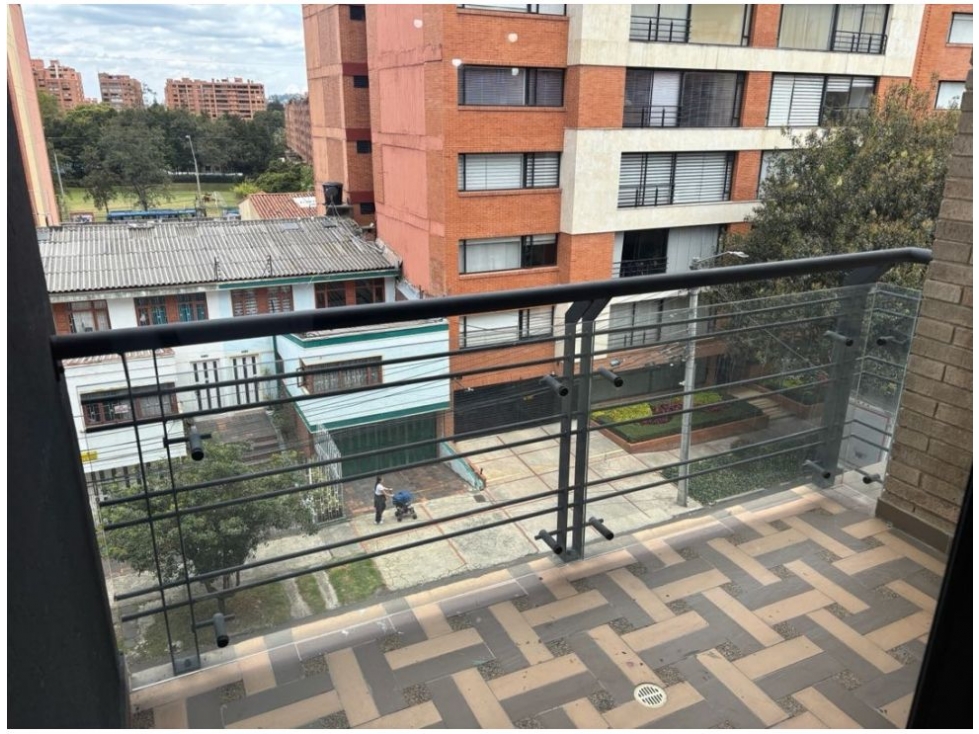 Bella Suiza Hermoso e Iluminado Apartamento 84 m2 con Balcón — foto 3