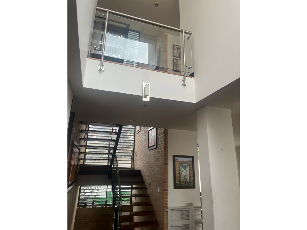 Exclusiva Casa Super Bien Ubicada 338 m2 — foto 5