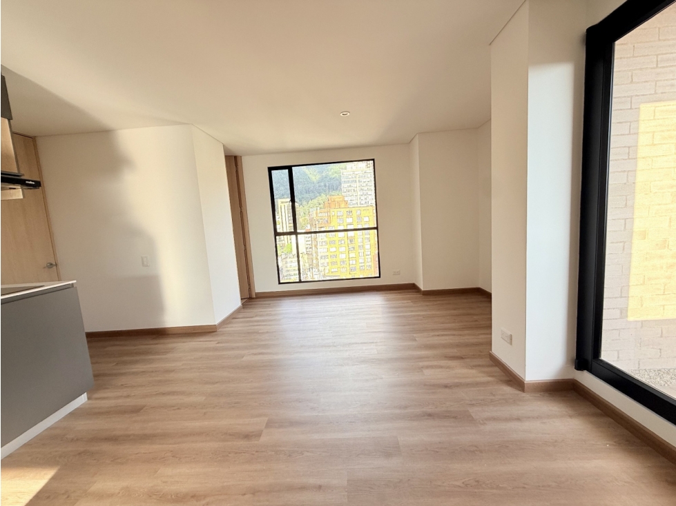 Chapinero Apartaestudio Super Iluminado Piso Alto 49 m2