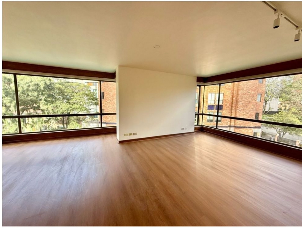 El Nogal Apartamento Super Iluminado y Acogedor 360 M2 — foto 4