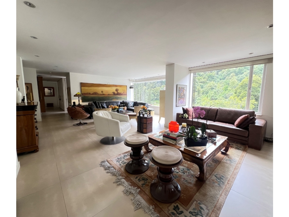 Chico Reservado Maravilloso Apartamento Remodelado de Lujo