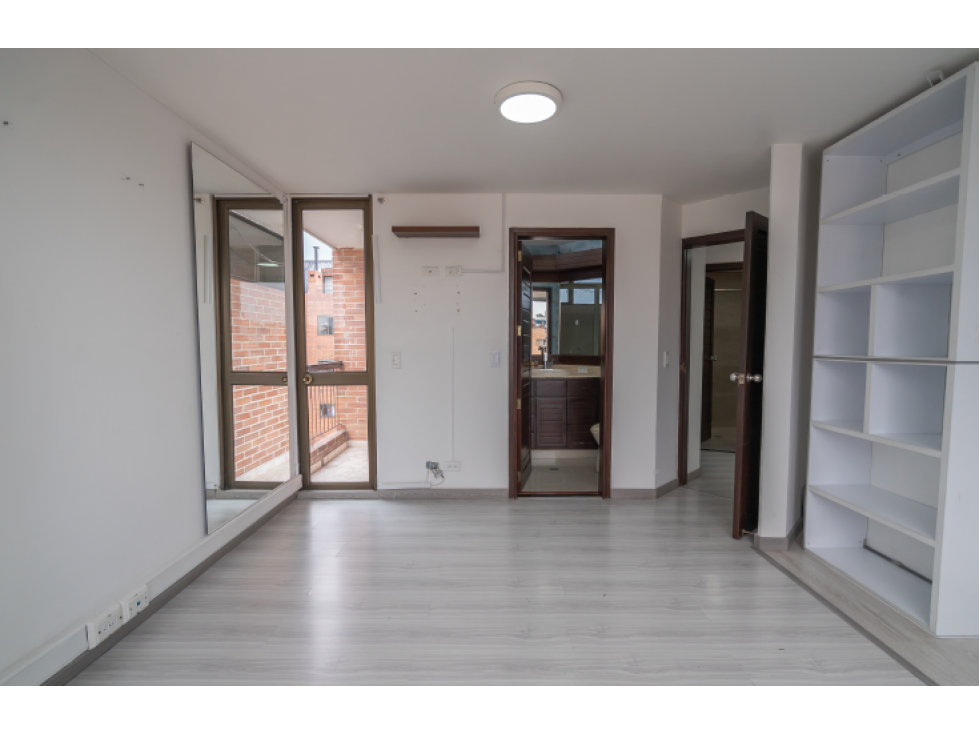 San Patricio Maravilloso Apartamento con balcón 101 m2